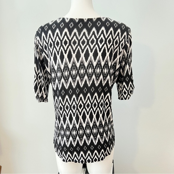 Faith and Joy Black and White Graphic Tie Front Blouse - Picture 6 of 7